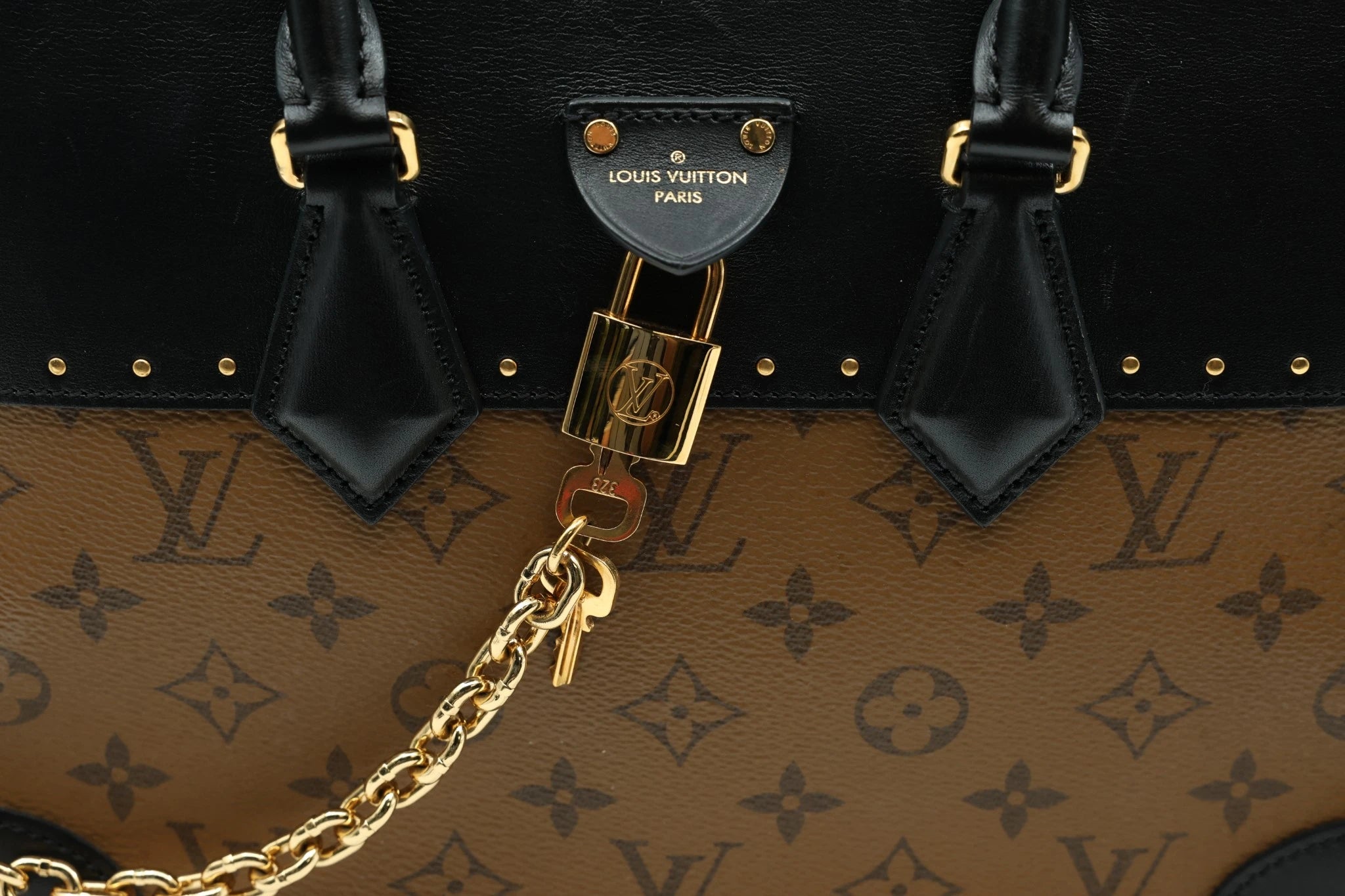 Louis Vuitton Reverse City Malle